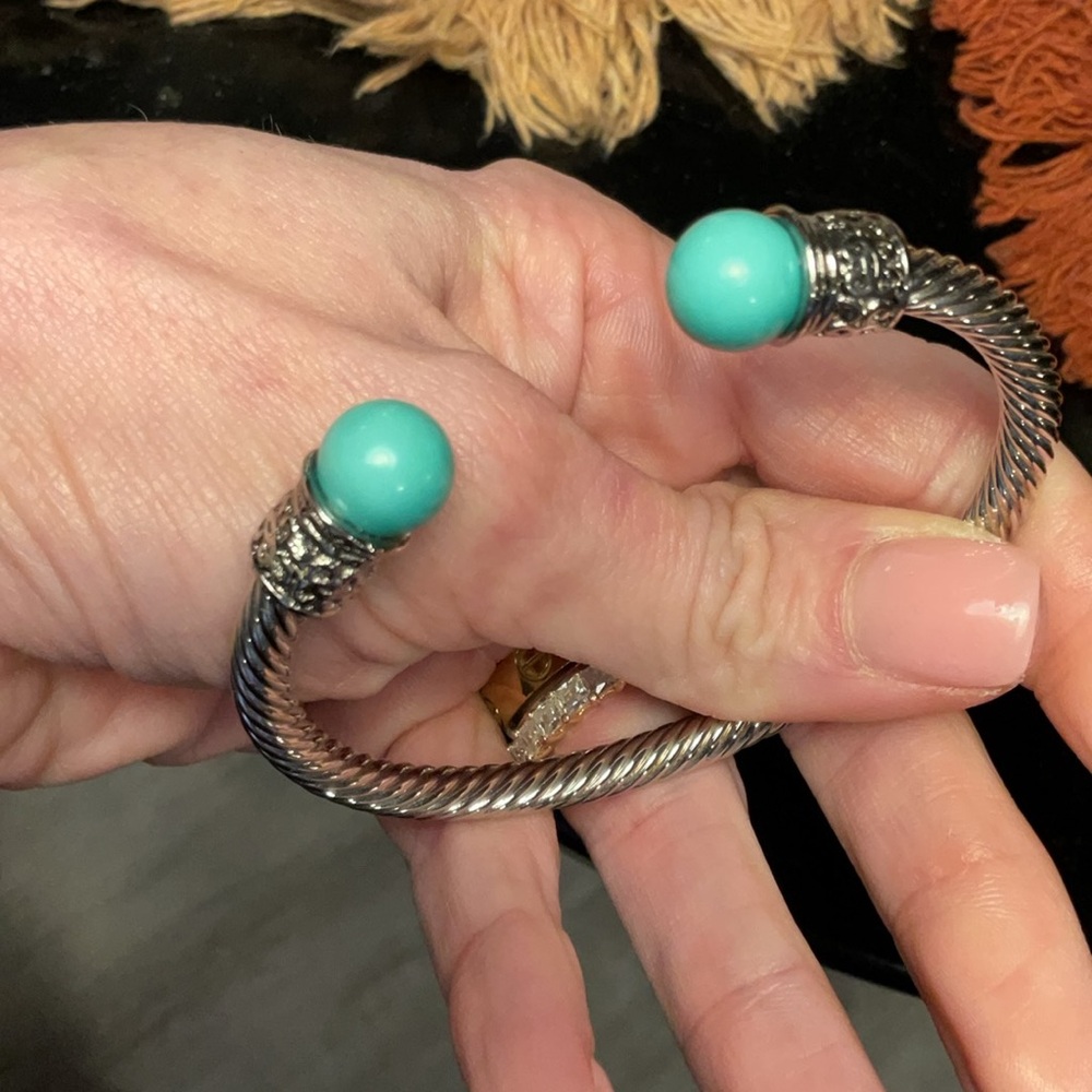 🩵Turquoise Flexible Slivertone Dangle Bracelet🩵